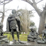 Montevideo y sus esculturas de charrúas