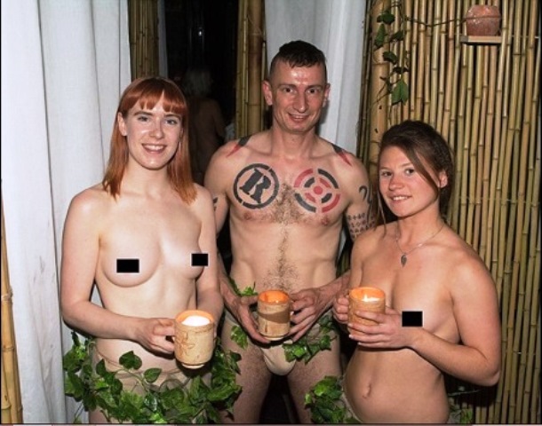 London-Opens-First-Naked-Restaurant-Where-Staff-Wear-Nothing-b