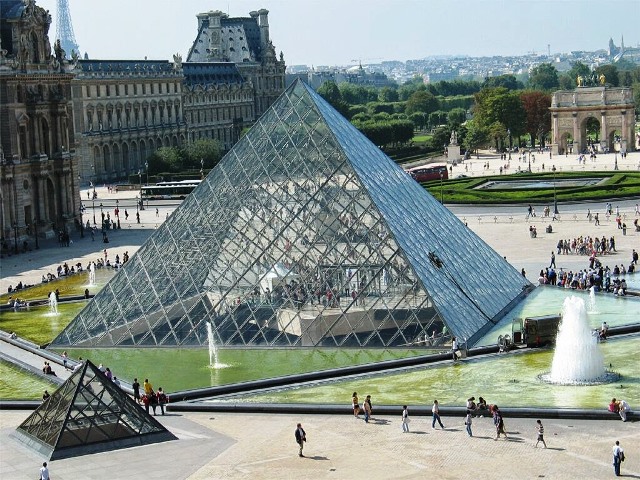 Piramide-del-Louvre