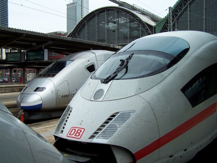 TGV_POS._4404+ICE3_Hauptbahnhof_Frankfurt_09052009