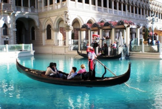 gondola-rides-at-the-venetian-las-vegas-nv-usa-attractions-attractions-1540080_28_550x370_20111026001134