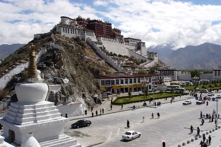 potala-palace-at-lhasa
