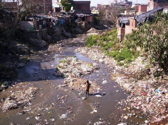 slum_and_dirty_river